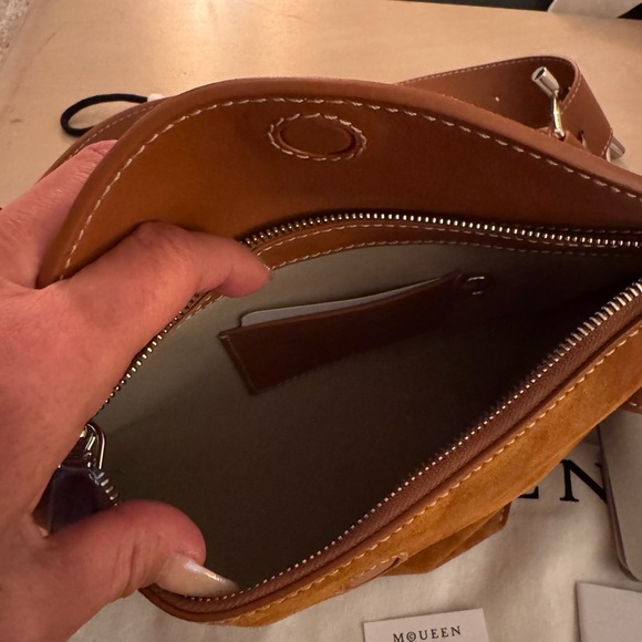 Alexander MQueen T-Bar Sling Bag in Tan suede - Picture 8 of 15